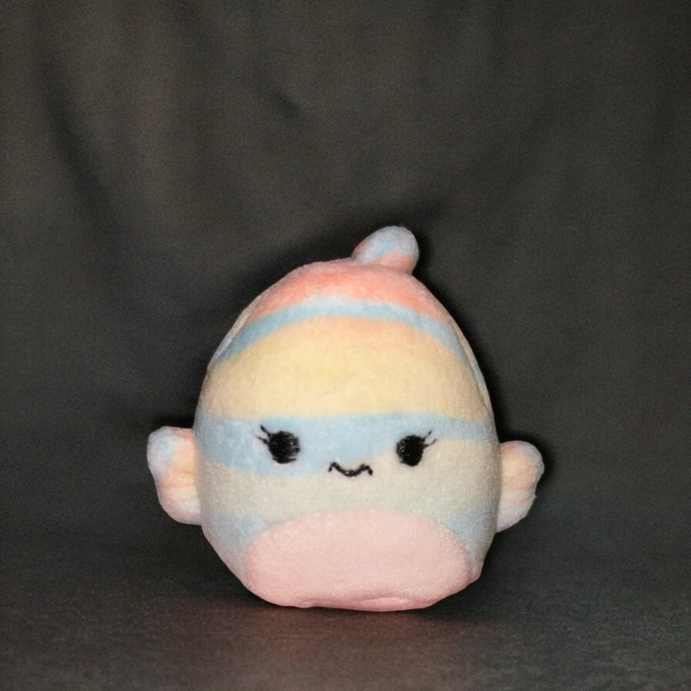 Canda the Fish Squishville Squishmallow Mini Plush